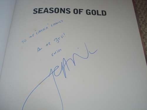 SCARCE BOOK " SEASONS OF GOLD " SIGNED BY ALL BLACKS STAR JEFF WILSON-READ POSTAGE BELOW