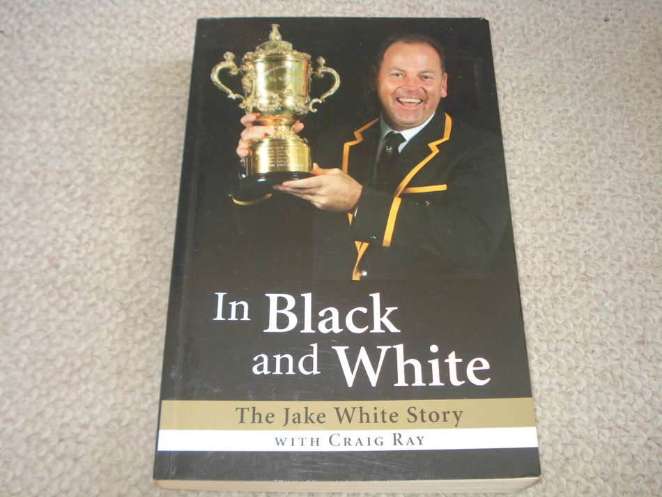 SCARCE " IN BLACK AND WHITE-THE JAKE WHITE STORY " SIGNED BY JAKE !!