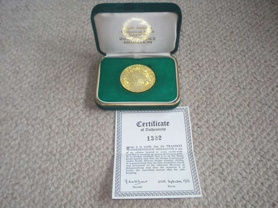 TRANSKEI 1976-INDEPENDENCE MEDALLION  40gram 18 GOLD UNCIRCULATED  LIMITED 1302/2000 READ BELOW