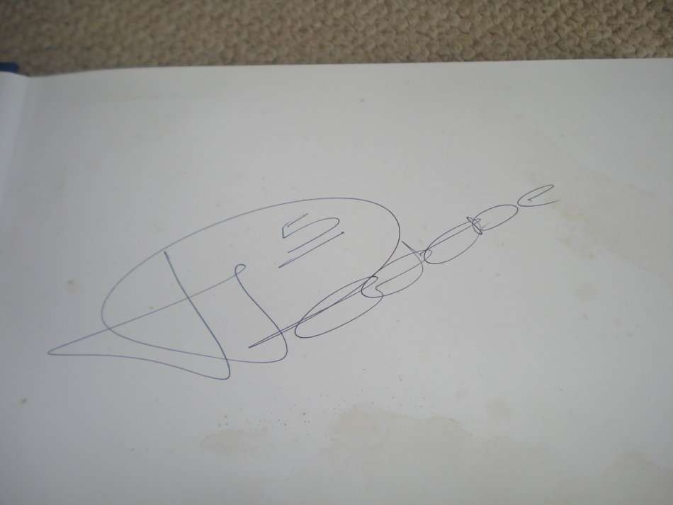 BEST OF SOUTH AFRICA-COFFEE TABLE BOOK SIGNED BY LUCAS RADEBE !!