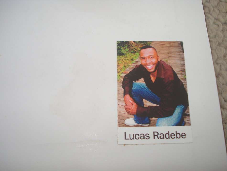 BEST OF SOUTH AFRICA-COFFEE TABLE BOOK SIGNED BY LUCAS RADEBE !!