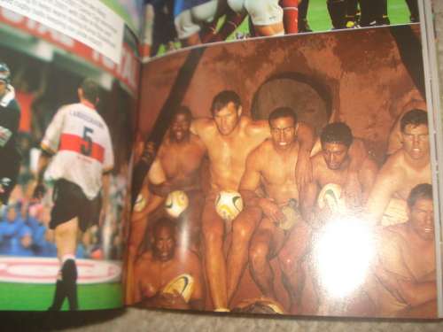 SCARCE BOOK SIGNED BY LEGEND JOHN SMIT-SA RUGBY CAPTAIN