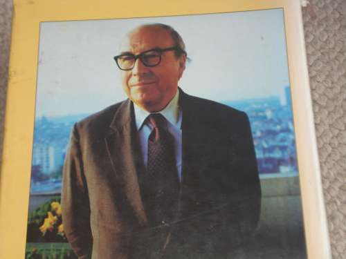 VERY SCARCE BOOK SIGNED BY ROY JENKINS-POLITICIAN AND PRESIDENT OF EU  !!!!