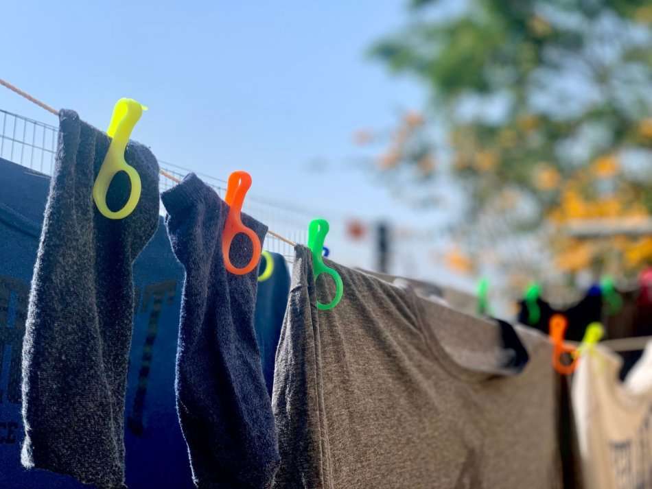 RECYCLED PLASTIC      PELI PEG    NO MORE CLOTHES STAINS-MANY MANY USES -SEE DETAILS BELOW