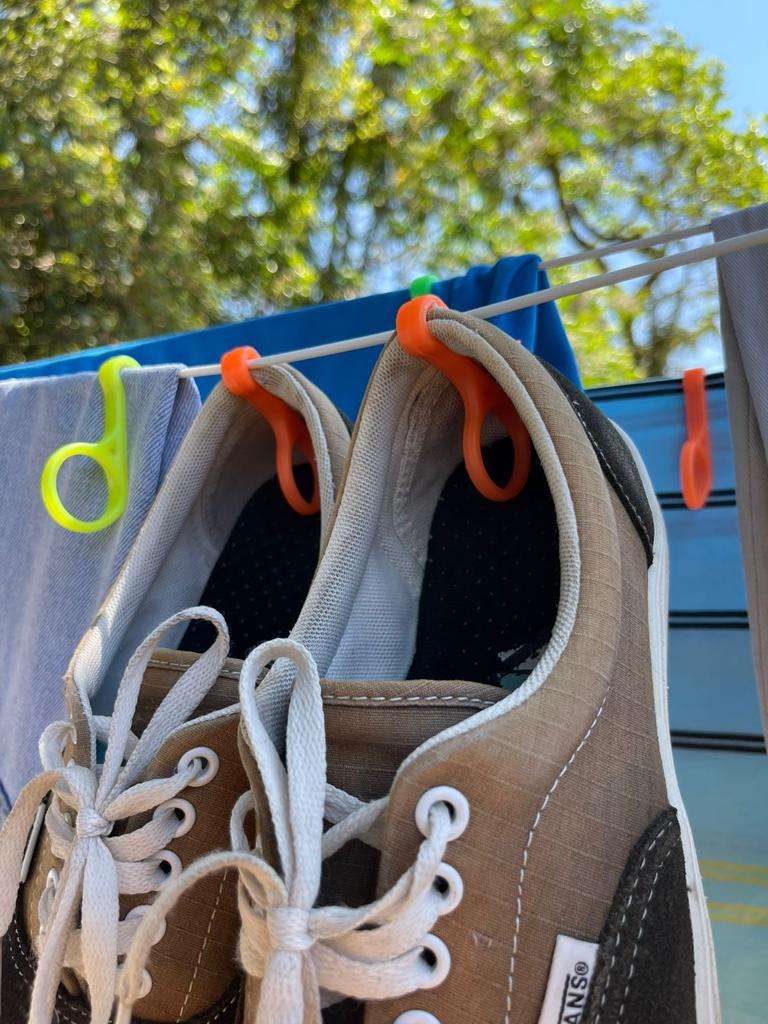 RECYCLED PLASTIC      PELI PEG    NO MORE CLOTHES STAINS-MANY MANY USES -SEE DETAILS BELOW