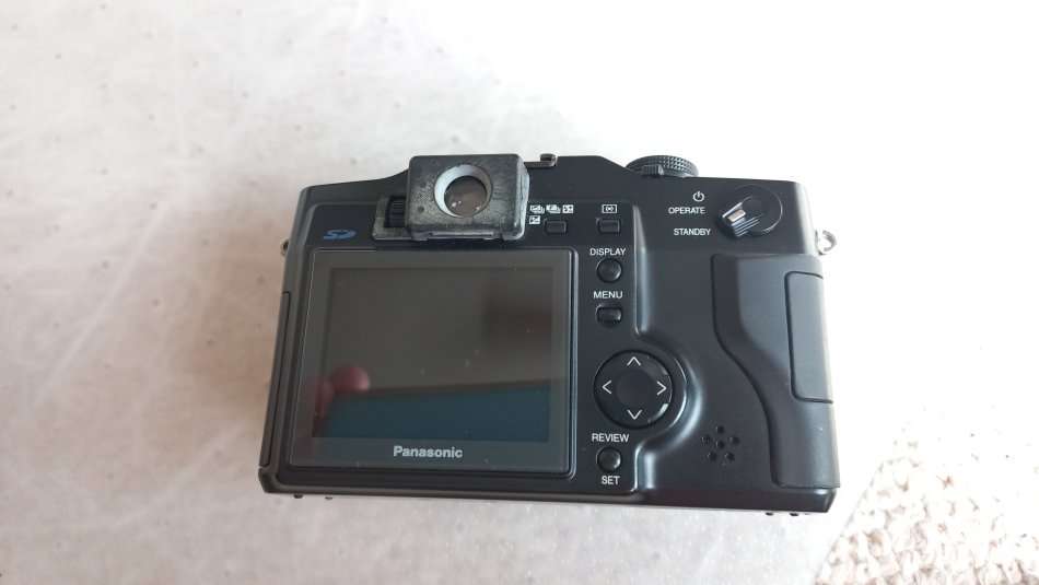 VERY CLEAN PANASONIC DMC-LC5 LUMIX CAMERA PLUS BATTERY AND QUALITY DOUBLE ZIP CASE SEE BELOW
