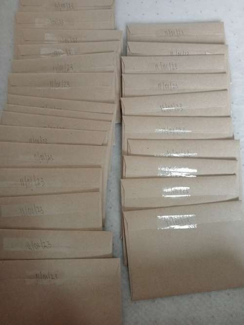 NO 1  AUCTION CLOSING   11th JAN 1-25 PACKETS +    BONUS WIN MIN  R1000.00   NB NB  READ BELOW !!!!!