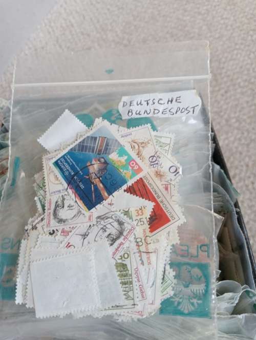 SHOE BOX STUFFED FULL OF ZIP LOCK PACKETS-A-Z CONTAINED MANY MANY 100`S