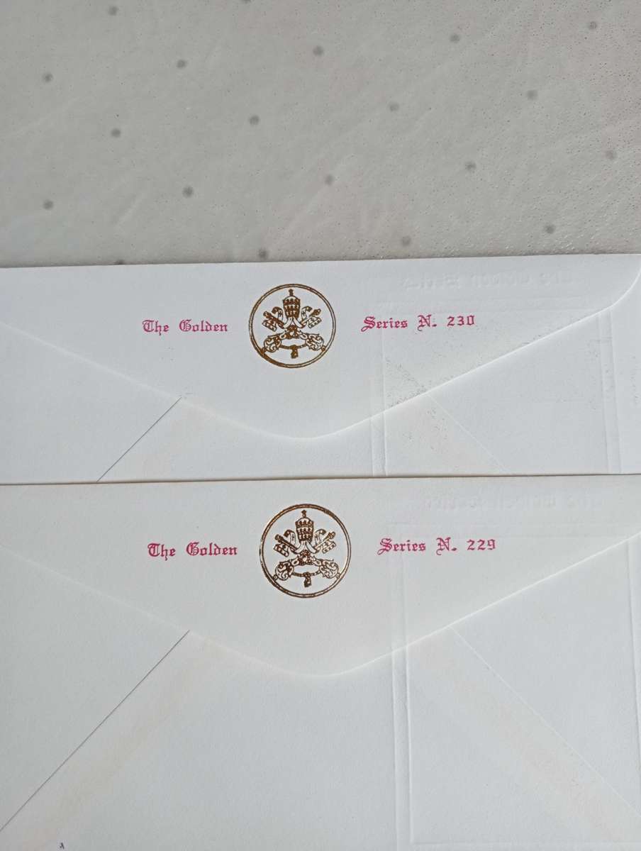 VATICAN-TWO SCARCE POPE`S VISIT SILK COVERS-GOLDEN SERIES !!!