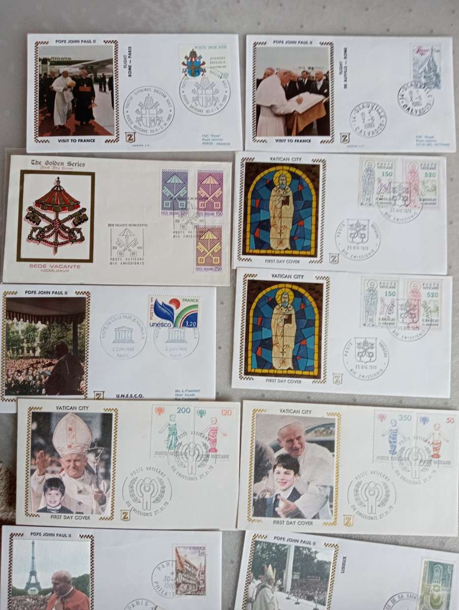 VATICAN-10 VERY SCARCE POPE`S VISIT SILK COVERS-GOLDEN SERIES !!! TO  EUROPE + CARDS