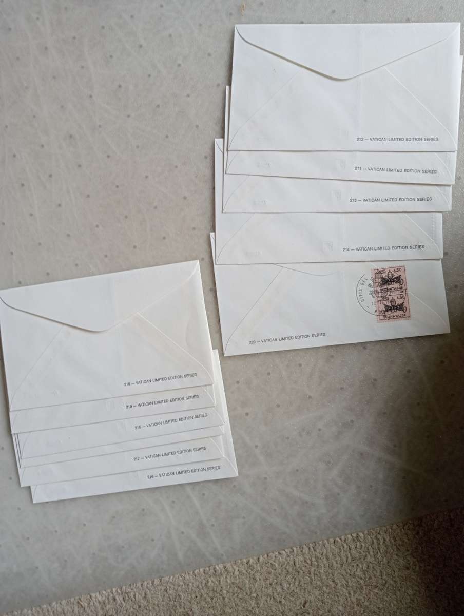 VATICAN-11 VERY SCARCE POPE`S VISIT SILK COVERS-GOLDEN SERIES !!! TO  AFRICA + CARDS