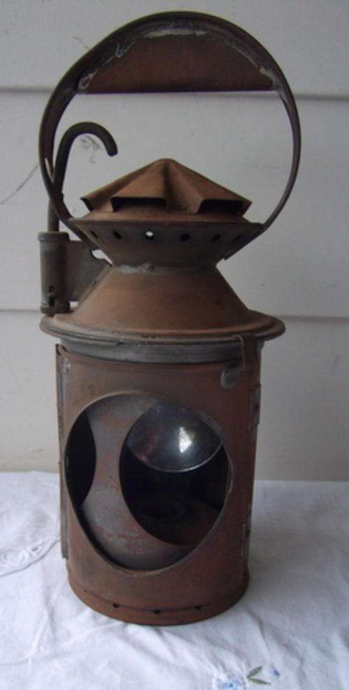 A SPLENDID VINTAGE RAILWAY LAMP