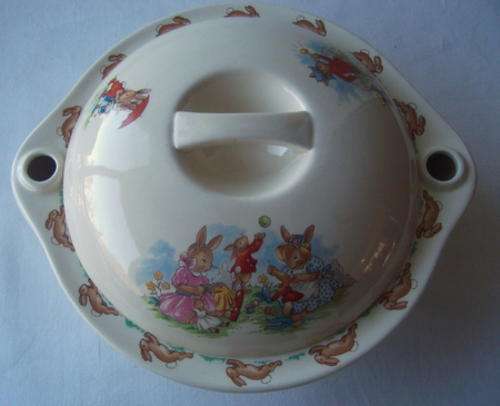PRETTY ROYAL DOULTON BUNNYKINS WARMING DISH WITH DOMED LID