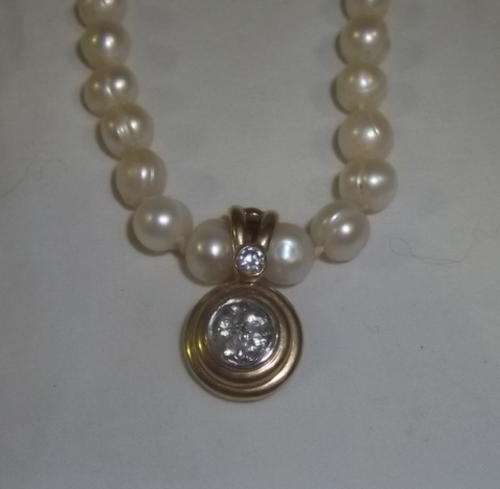 LOVELY 9 CARAT GOLD PEARL OR CHAIN CLIP WITH CUBICS