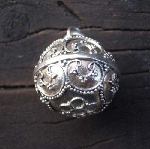 GORGEOUS ANTIQUE LOOKING STERLING SILVER CHIME BALL