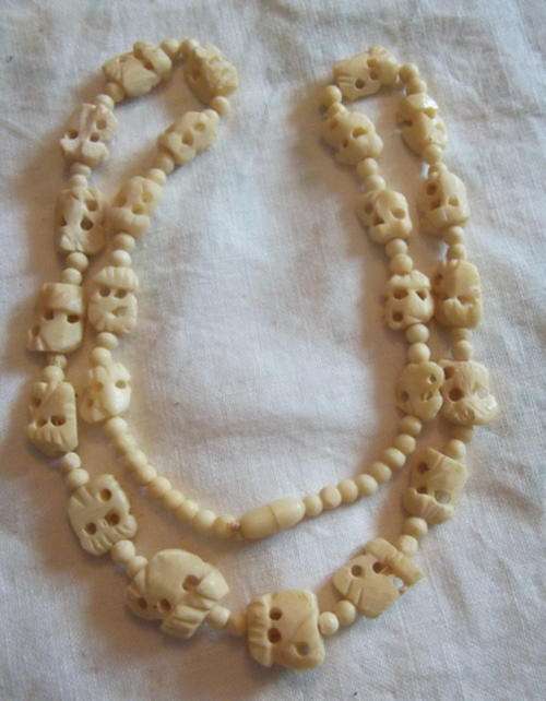 VINTAGE IVORY - CARVED ELEPHANT - NECKLACE