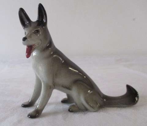 GORGEOUS PORCELAIN GERMAN SHEPHERD - PERFECT - MADE IN ENGLAND