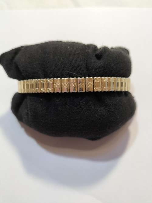 A beautiful little vintage Omega ladies wrist watch in full working order.