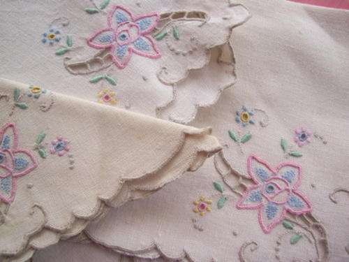 SIX LOVELY EMBROIDERED SERVIETTES