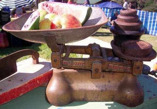 LOVELY OLD SCALE WITH WEIGHTS