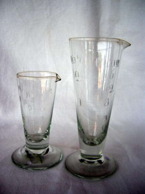 TWO OLD HANDCRAFTED SCIENTIFIC BEAKERS 10 FL OZ AND 8 FL OZ