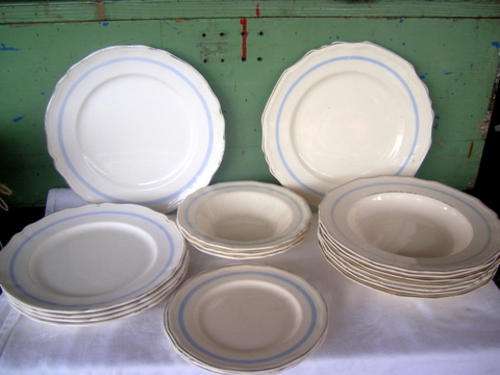 PART OF A LOVELY ALFRED MEAKIN DINNER SET- 20 PIECES