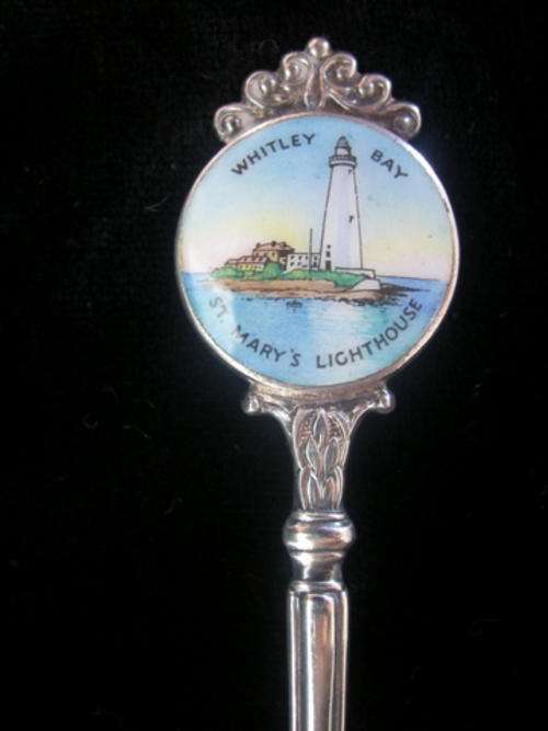 HALLMARKED SILVER SOUVINIER SPOON - WHITLEY BAY - ST. MARY'S LIGHTHOUSE