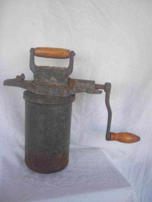 * * * VINTAGE * * * HUSQUVANA ICE-CREAM MAKER