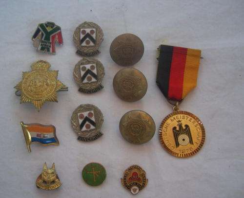 A CRAZY COLLECTION OF BADGES AND BUTTONS ON THE CRAZY SALE - WHO IS STARTING ME WITH ONE RAND!