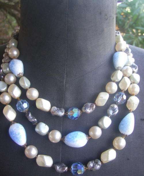 STUNNING THREE STRAND NECKLACE - VINTAGE AND GORGEOUS - WITH LOVELY CLASP