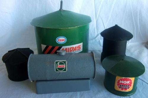 A FEW NICELY MADE ACCESSORY BUILDINGS ON THE HO SCALE FOR YOUR MODEL RAILWAY