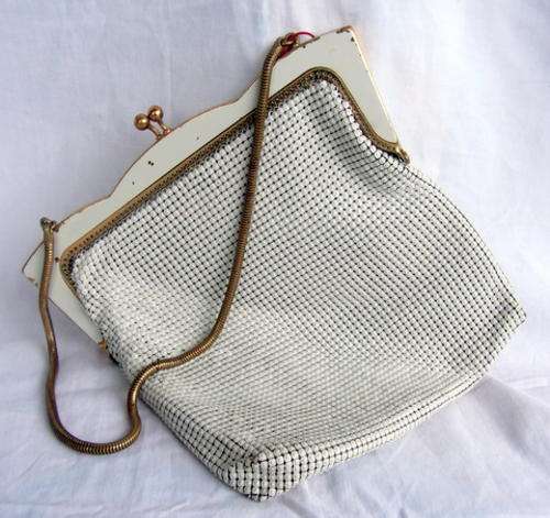 GORGEOUS ART DECCO HAND BAG