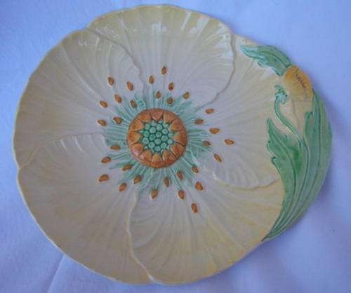STUNNING CARLTON WARE DISH  -  BUTTERCUP PATTERN - 24.5 CM