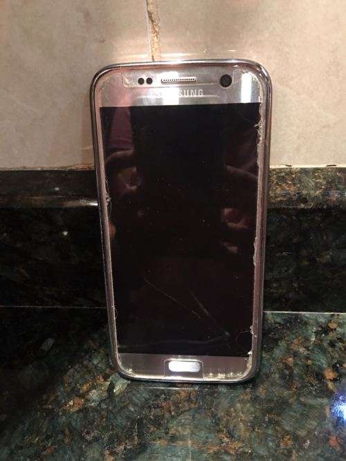 ***Almost like new Samsung s7 Silver***LOCAL STOCK***