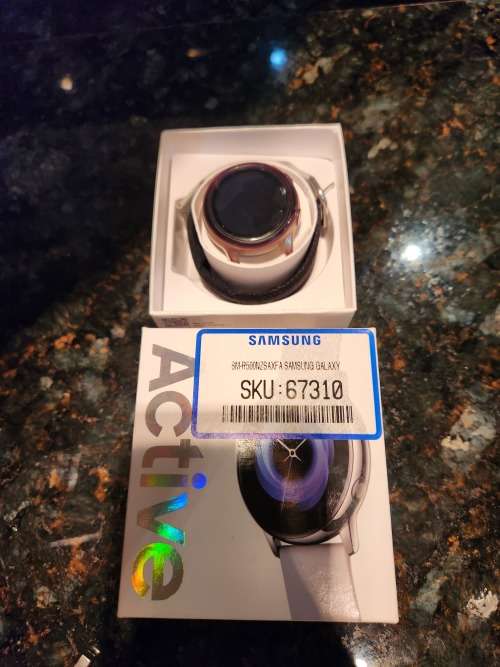 **ALMOST BRAND NEW S22+**