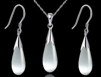 Jewelry set earrings and pendent for one price