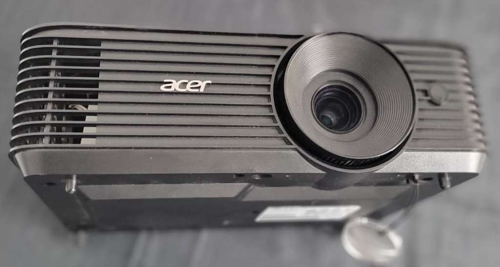 Projector - acer-x118h