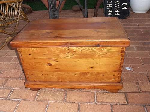 Vintage wooden kist, trunk, chest