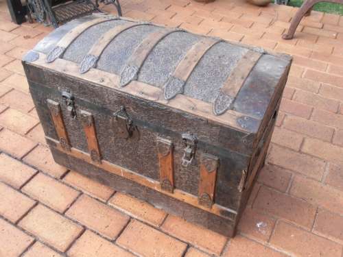 Stunning decoration, vintage treasure trunk, metal, embossed, wood
