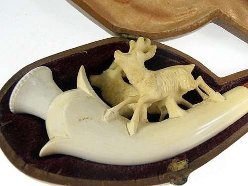 Vintage small Meerschaum pipe with original case