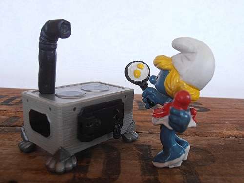 40238 Kitchen Smurf, Vintage Smurfs figure, Shipping will only be charged once!