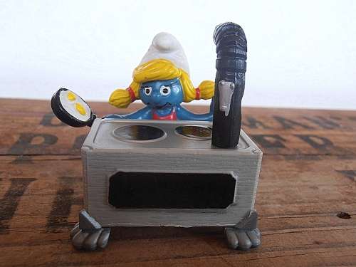 40238 Kitchen Smurf, Vintage Smurfs figure, Shipping will only be charged once!