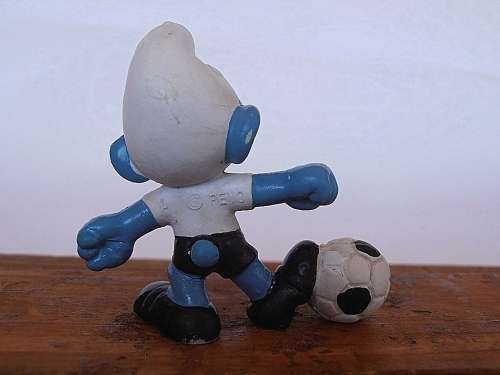 20068 Football Player Smurf, Vintage Smurfs figure, Shipping will only be charged once!