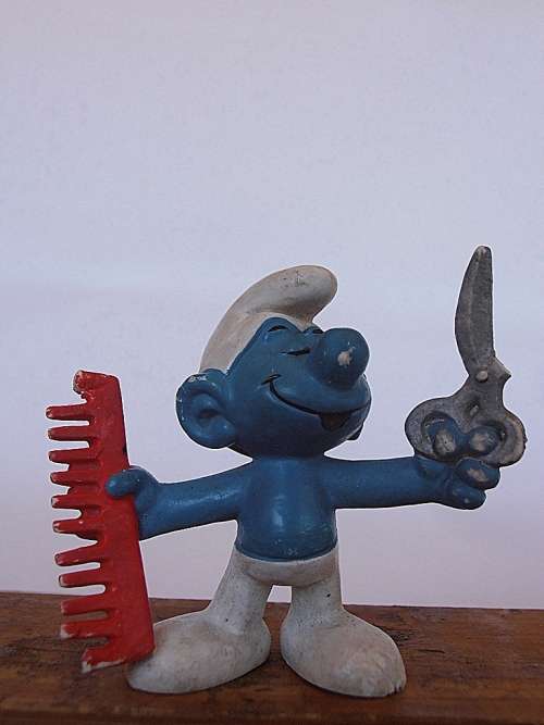20110 Hairdresser Smurf, DAMAGED, Vintage Smurfs figure, Shipping will only be charged once!