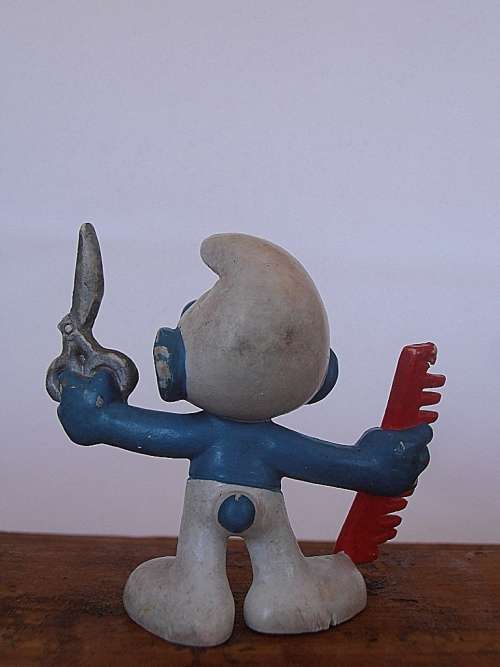 20110 Hairdresser Smurf, DAMAGED, Vintage Smurfs figure, Shipping will only be charged once!
