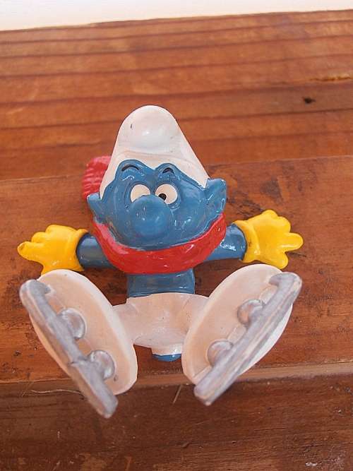 20121 Ice Skater Smurf, Vintage Smurfs figure, Shipping will only be charged once!