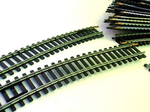 Vintage Lima tracks, 12 straight, 14 curves (12+2), 3 slip points, HO scale