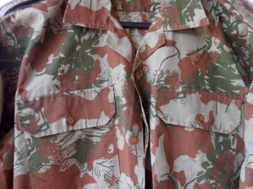 Vintage camo army shirt, excellent condition, bright colours, XL