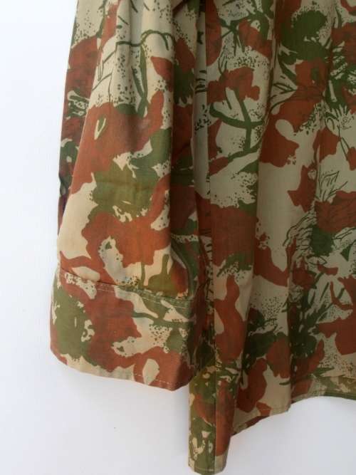 Vintage camo army shirt, excellent condition, bright colours, XL