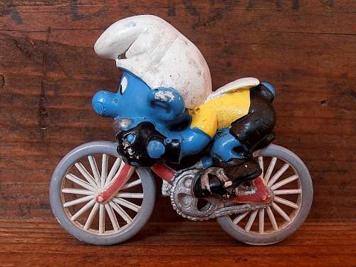 40501 Cyclist Smurf, Vintage Smurfs figure, Shipping will only be charged once!